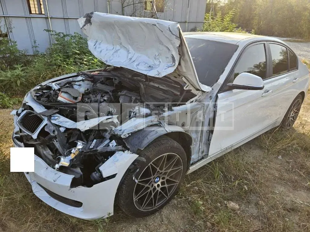 Photo 2 of 10: 2015 BMW 320d — Korean insurance auction