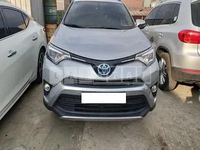 Photo 1 of 35: 2018 Toyota RAV4 Hybrid, VIN JTMDJREV1JD204341 — Korean insurance auction