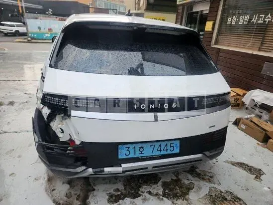 Photo 2 of 50: 2023 Hyundai IONIQ 5, VIN KMHKN81FPPU132050 — Korean insurance auction