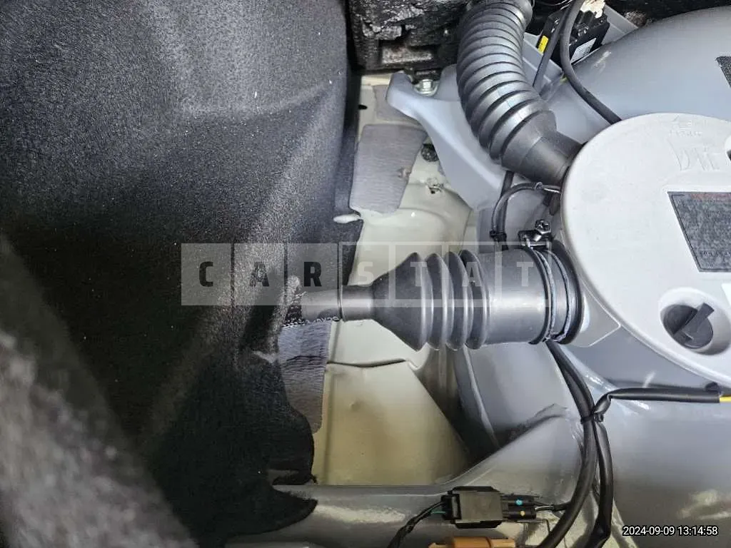 Photo 2 of 18: 2023 Kia K5 — Korean insurance auction