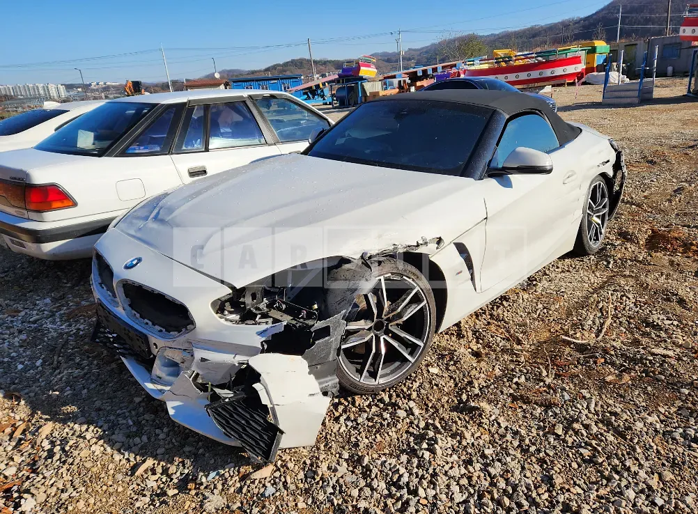 Photo 2 of 5: 2022 BMW Z4 sDrive 20i, VIN WBAHF710XNWX49639 — Korean insurance auction