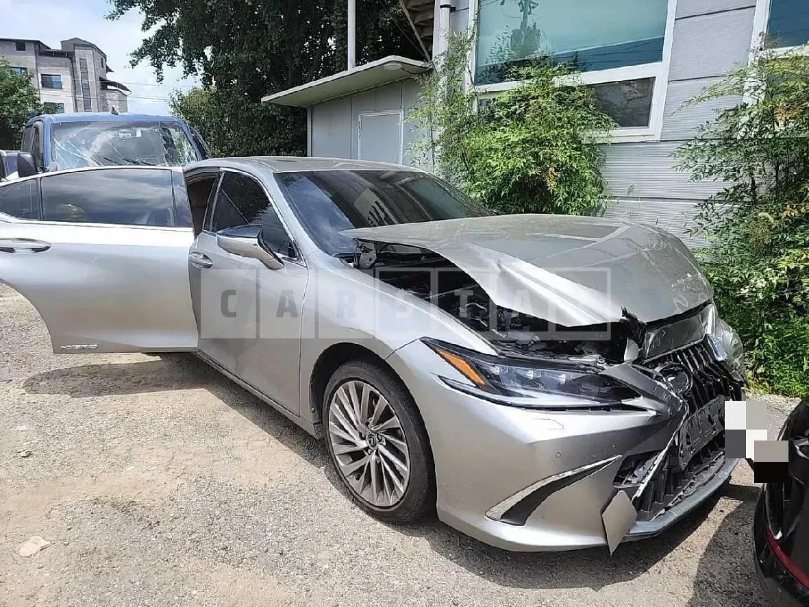 Photo 2 of 23: 2021 Lexus ES300h — Korean insurance auction