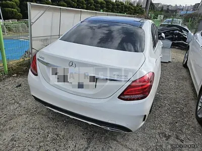 Photo 1 of 19: 2015 Mercedes-Benz C250 BlueTec 4Matic — Korean insurance auction
