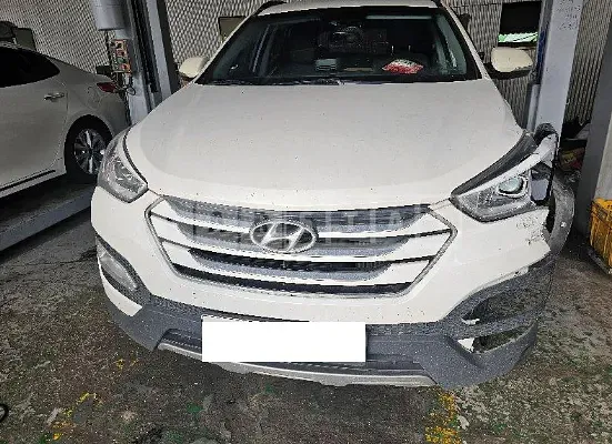 Photo 2 of 7: 2015 Hyundai Santa Fe, VIN KMHSW81UBFU518598 — Korean insurance auction