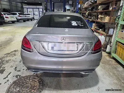 Photo 1 of 17: 2019 Mercedes-Benz C220 d — Korean insurance auction