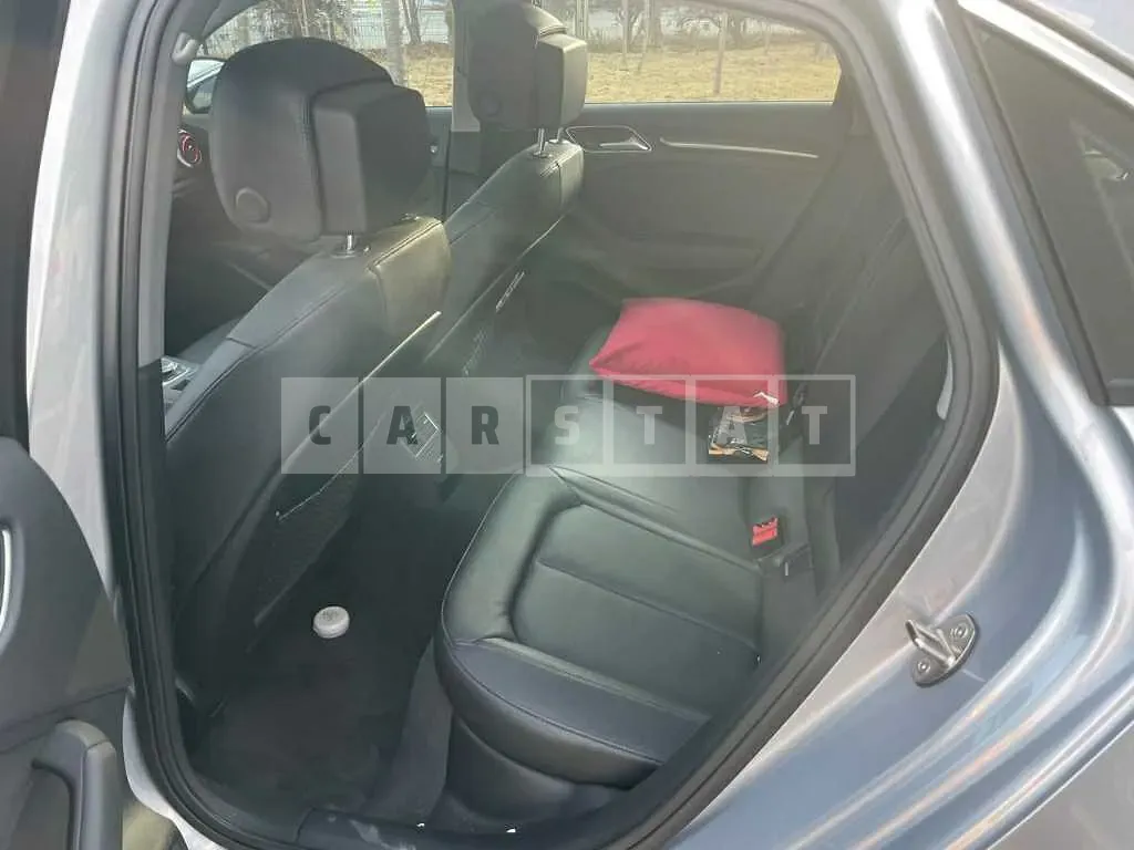 Photo 2 of 30: 2018 Audi I 40TFSI, VIN WAUZZZ8V4J1089937 — Korean insurance auction