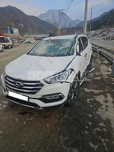 Photo 1 of 7: 2016 Hyundai Santa Fe, VIN KMHSW81XDHU723812 — Korean insurance auction