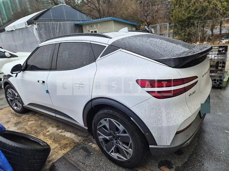 Photo 2 of 56: 2021 Genesis GV60, VIN KMTKB81AFNU001339 — Korean insurance auction