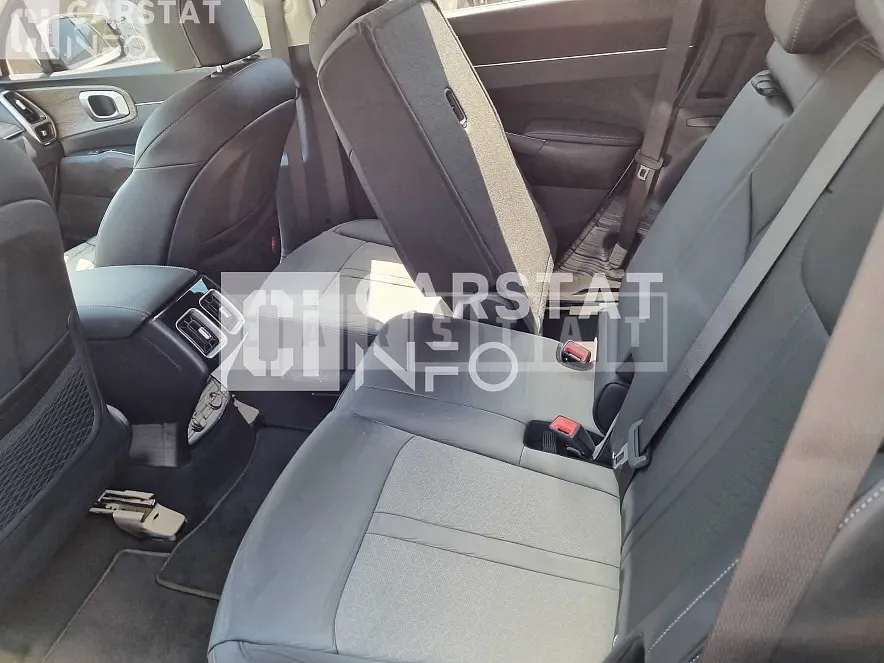 Photo 2 of 6: 2022 Kia Sorento, VIN KNARF81FGNA161865 — Korean insurance auction