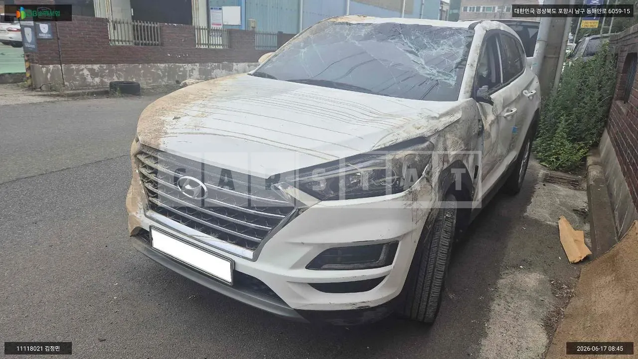 Photo 2 of 13: 2020 Hyundai Tucson, VIN KMHJ2817GLU225568 — Korean insurance auction