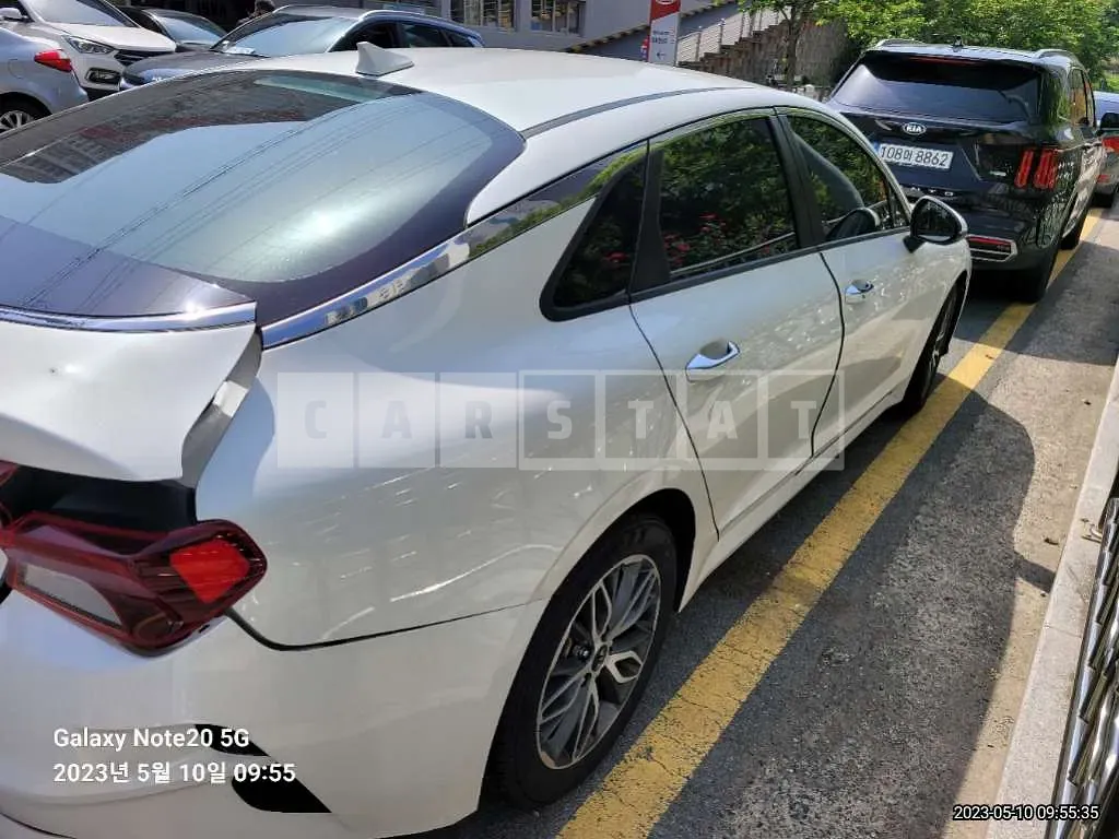 Photo 2 of 17: 2021 Kia K5, VIN KNAG241ABMA125843 — Korean insurance auction