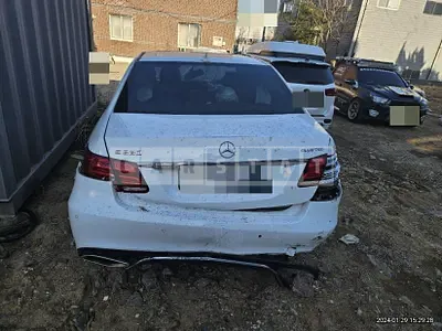Photo 1 of 51: 2015 Mercedes-Benz E220 BlueTec — Korean insurance auction