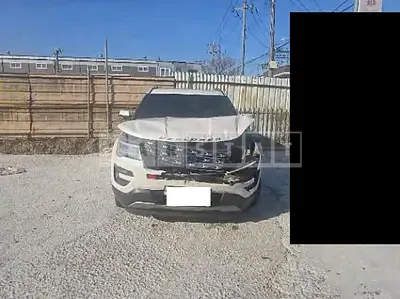 Photo 1 of 17: 2016 Ford Explorer — Korean insurance auction