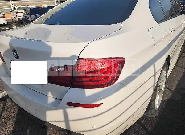 Photo 2 of 15: 2016 BMW 520d, VIN WBA5E5109GG205141 — Korean insurance auction