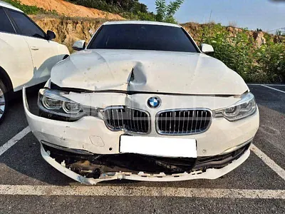 Photo 1 of 11: 2016 BMW 320i, VIN WBA8A9109GK759938 — Korean insurance auction