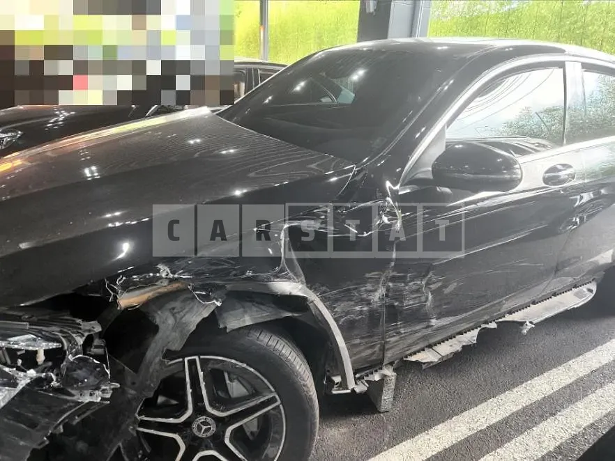 Photo 2 of 9: 2023 Mercedes-Benz GLC300 4Matic Coupe — Korean insurance auction