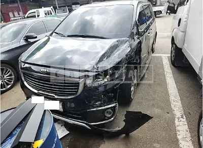 Photo 1 of 31: 2017 Kia Carnival — Korean insurance auction