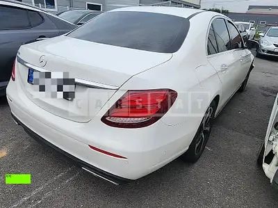Photo 1 of 14: 2019 Mercedes-Benz E250, VIN WDDZF4FB8LA709012 — Korean insurance auction