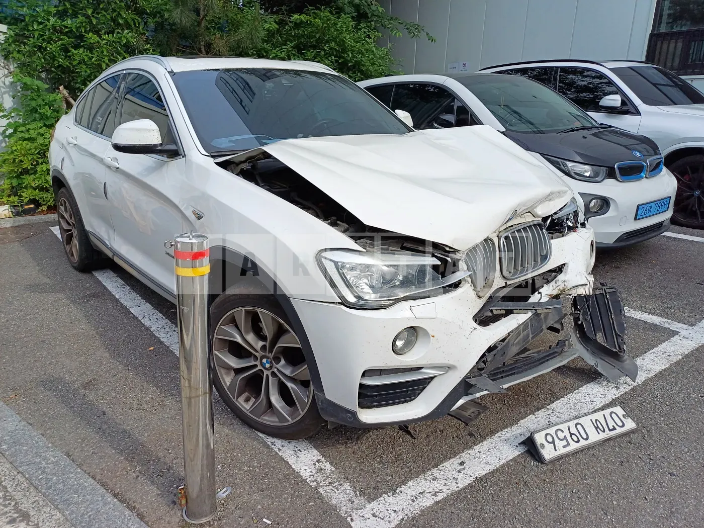 Photo 2 of 8: 2016 BMW X4 xDrive 20d, VIN WBAXX1102G0R39589 — Korean insurance auction