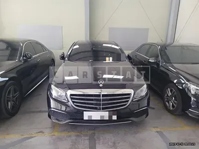 Photo 1 of 67: 2018 Mercedes-Benz E300 4Matic, VIN WDDZF4KB4JA402763 — Korean insurance auction