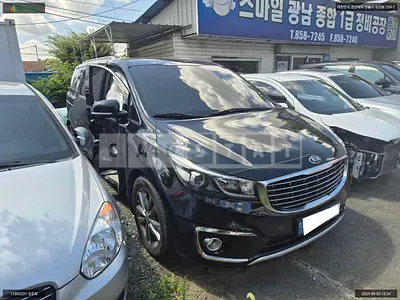 Photo 1 of 13: 2018 Kia Carnival Diesel (9 Seater), VIN KNAME81ABJS430150 — Korean insurance auction