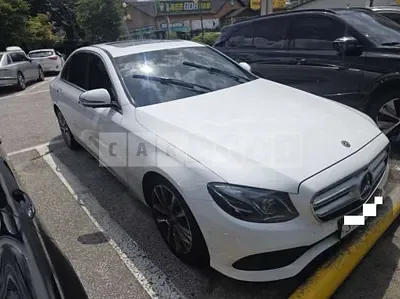 Photo 1 of 5: 2019 Mercedes-Benz E 300 4Matic — Korean insurance auction