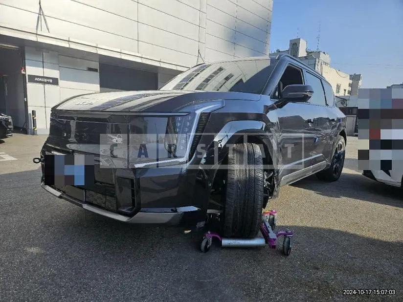Photo 2 of 16: 2023 Kia EV9 4WD — Korean insurance auction