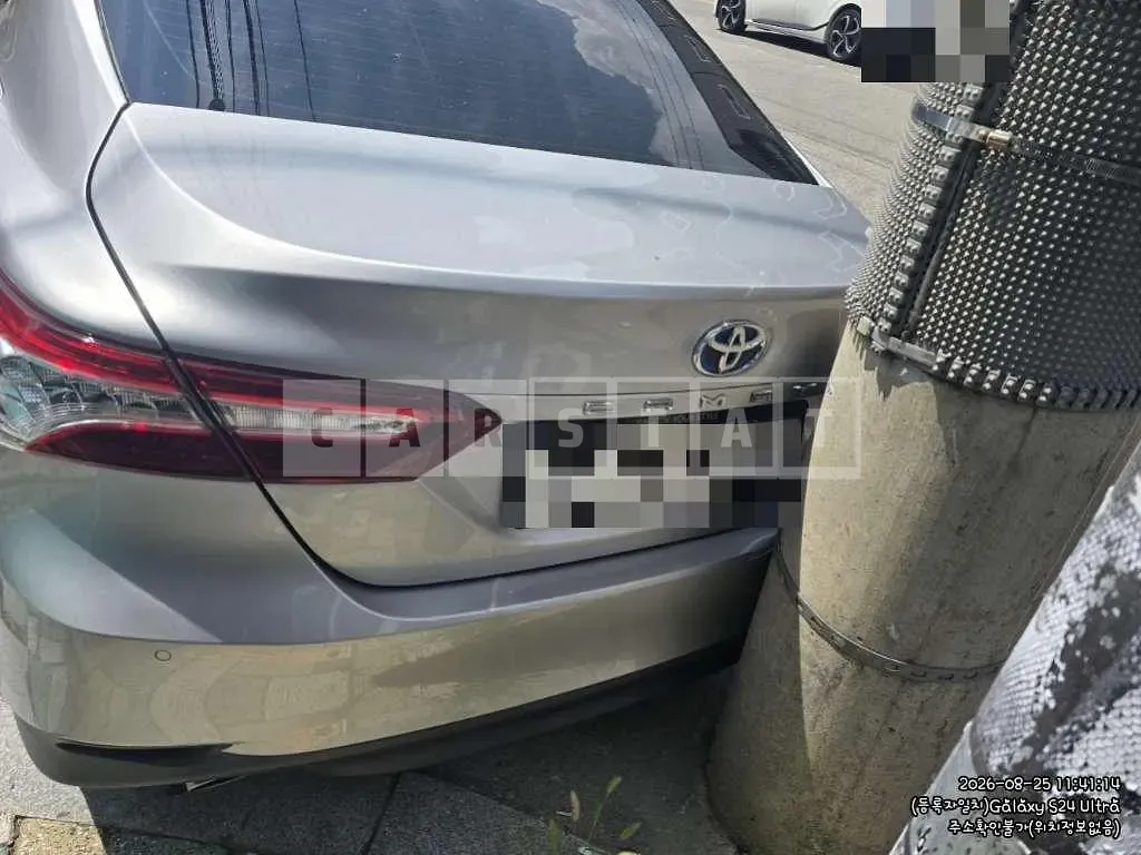 Photo 2 of 35: 2020 Toyota Camry Hybrid — Korean insurance auction