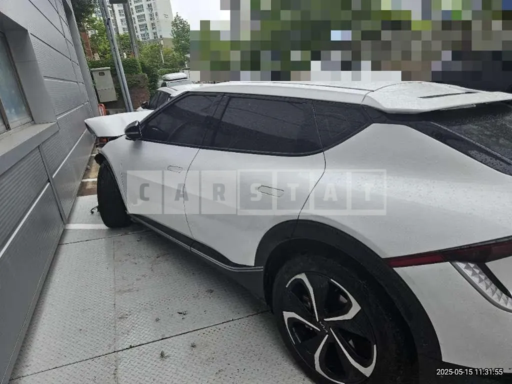 Photo 2 of 13: 2024 Kia EV6 Long Range 4WD — Korean insurance auction