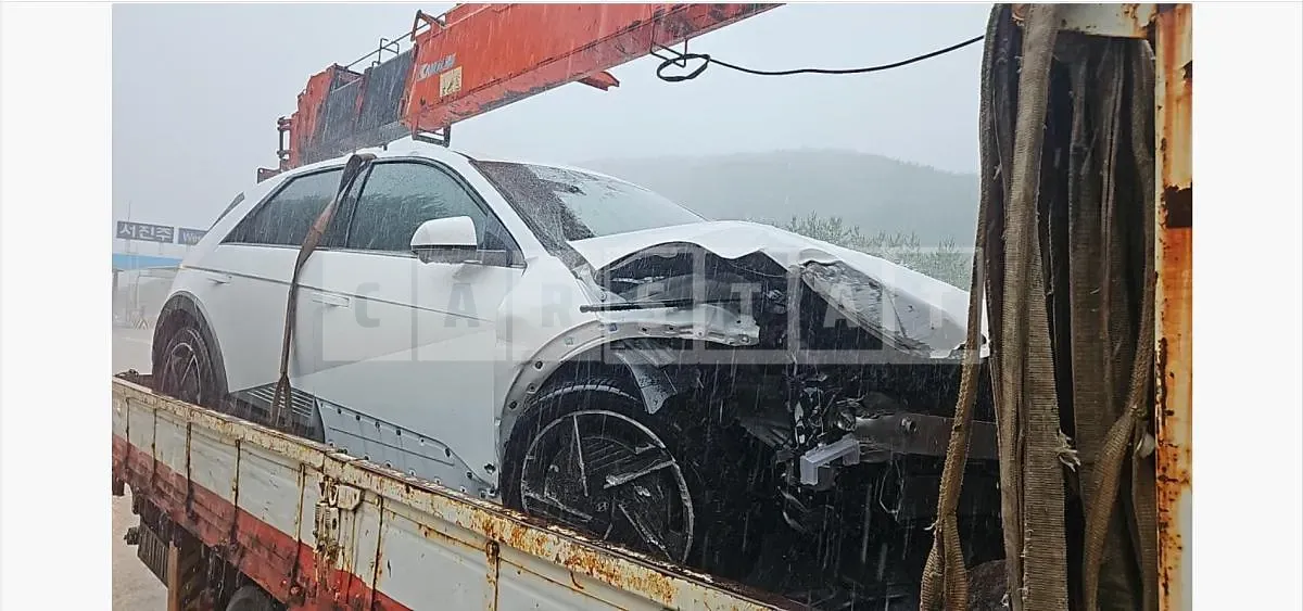 Photo 2 of 8: 2025 Hyundai IONIQ 5 Electric Car — Korean insurance auction