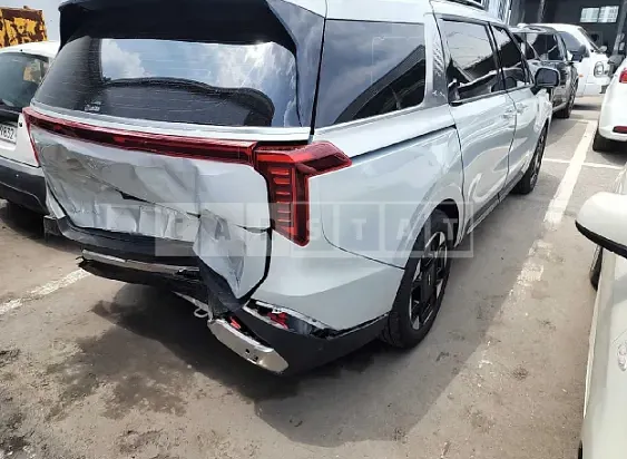 Photo 2 of 19: 2024 Kia Carnival — Korean insurance auction