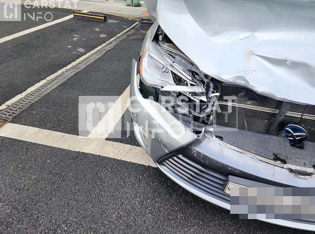 Photo 2 of 5: 2017 Toyota Camry Hybrid — Korean insurance auction