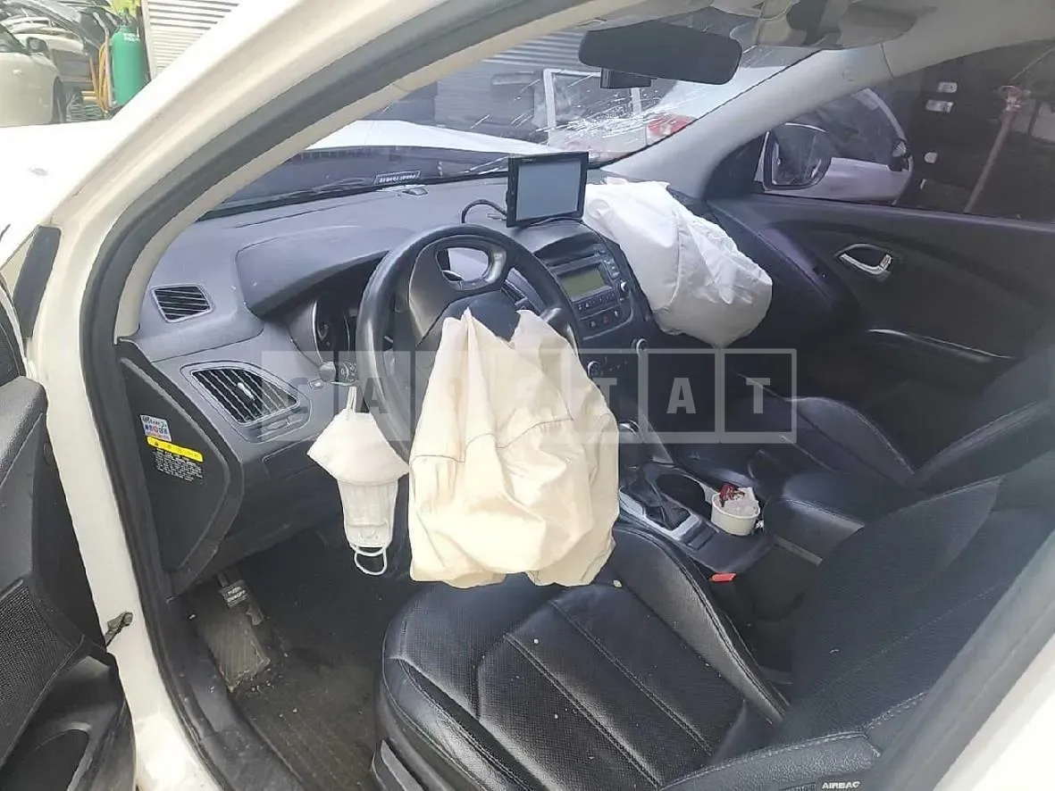 Photo 2 of 5: 2015 Hyundai Tucson ix — Korean insurance auction