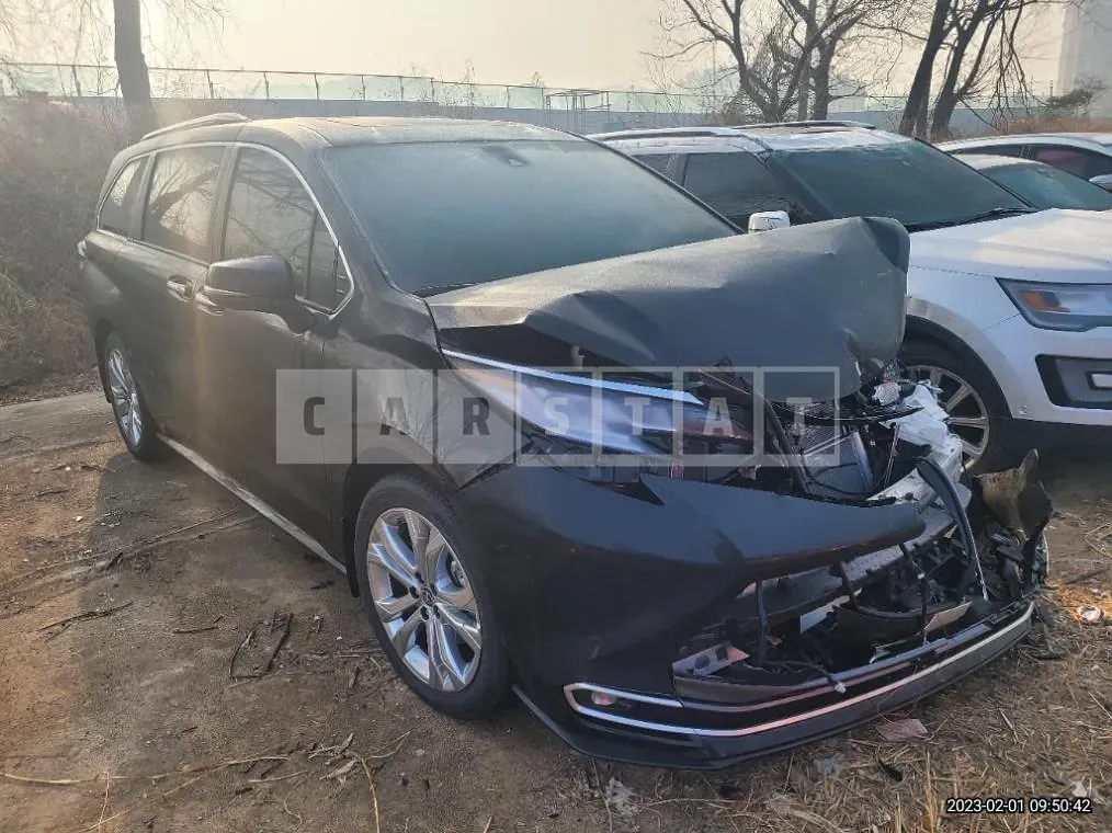 Photo 2 of 10: 2022 Toyota Siena Hybrid 2WD, VIN 5TDGRKEC6NS106105 — Korean insurance auction