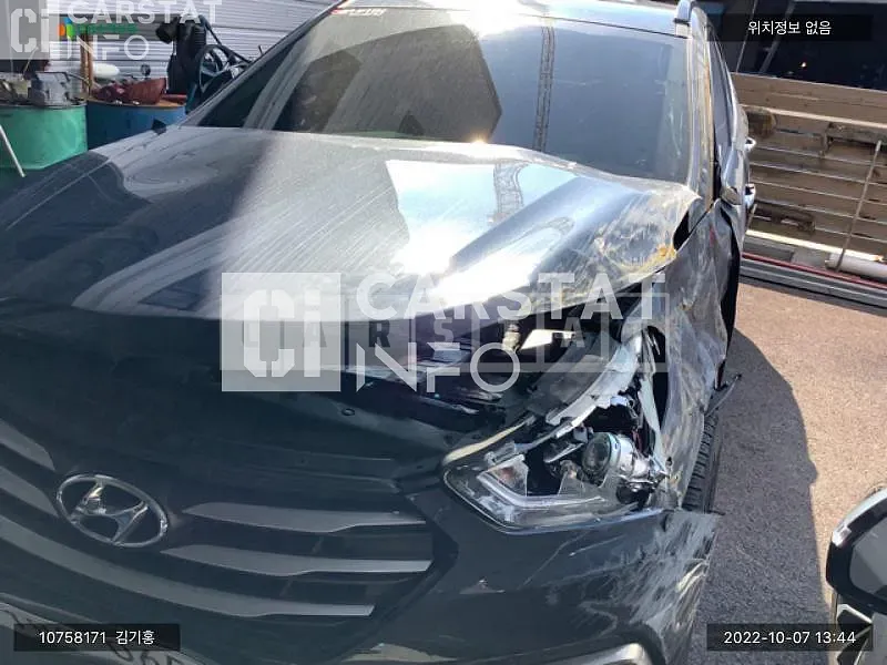 Photo 2 of 9: 2015 Hyundai Santa Fe, VIN KMHSW81UBGU601874 — Korean insurance auction
