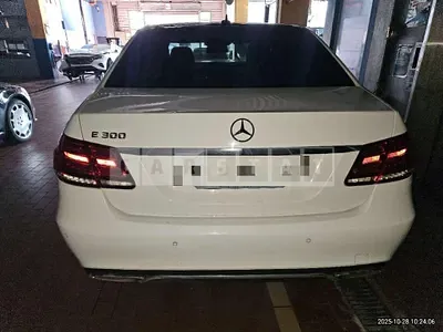 Photo 1 of 28: 2015 Mercedes-Benz E300 — Korean insurance auction