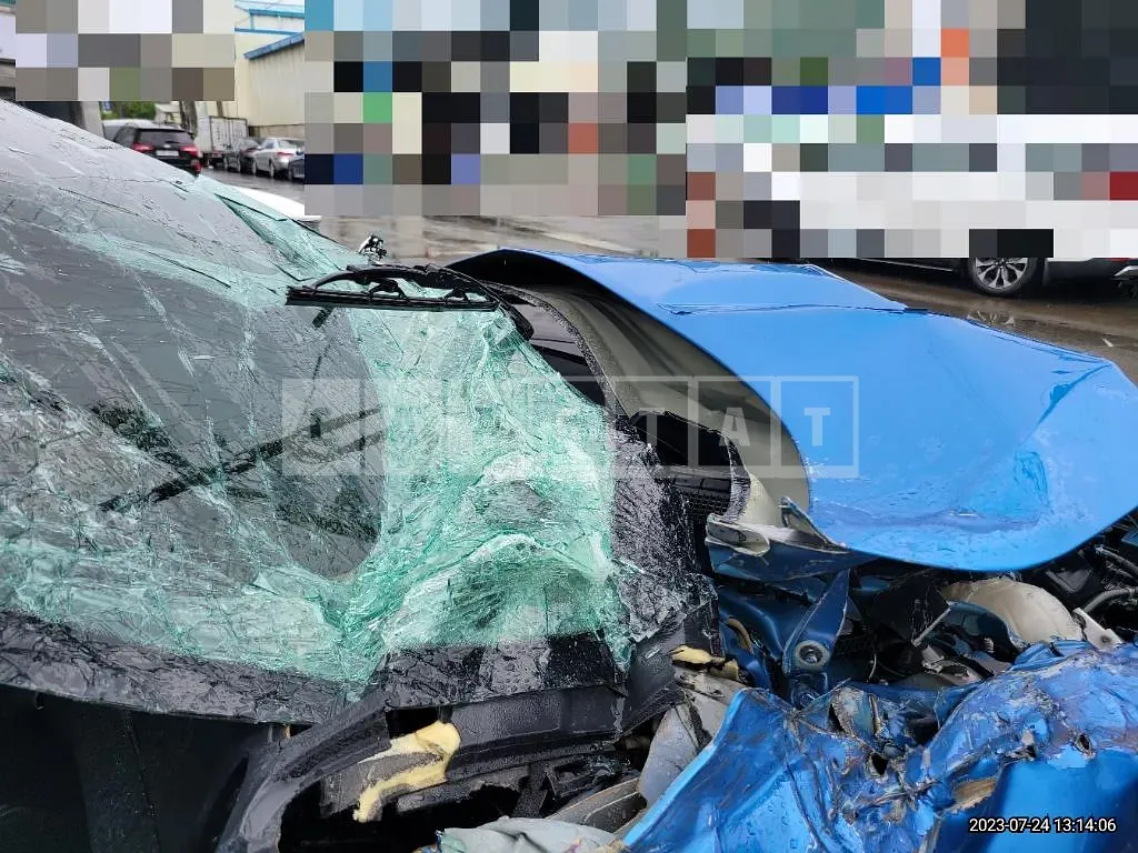 Photo 2 of 26: 2016 Hyundai Tucson TL 1.7, VIN KMHJ3815GHU261397 — Korean insurance auction