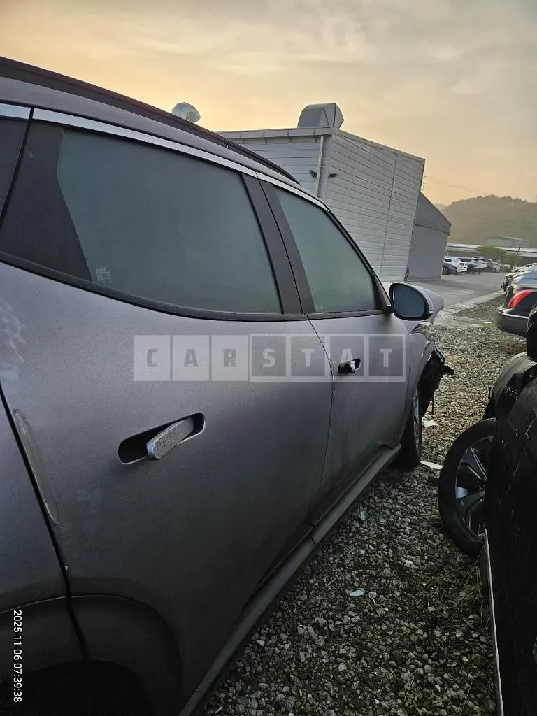 Photo 2 of 21: 2021 Genesis GV60 Electric Car — Korean insurance auction