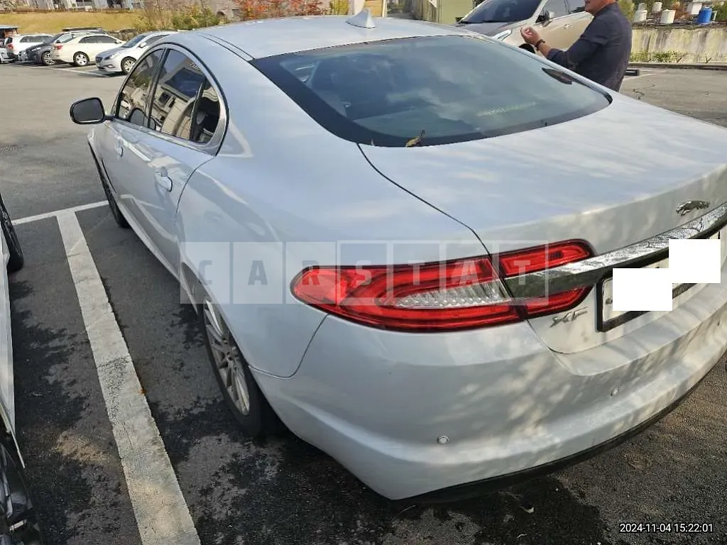 Photo 2 of 12: 2015 Jaguar XF 2.2d — Korean insurance auction