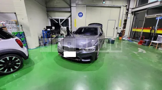 Photo 2 of 6: 2017 BMW 320i — Korean insurance auction