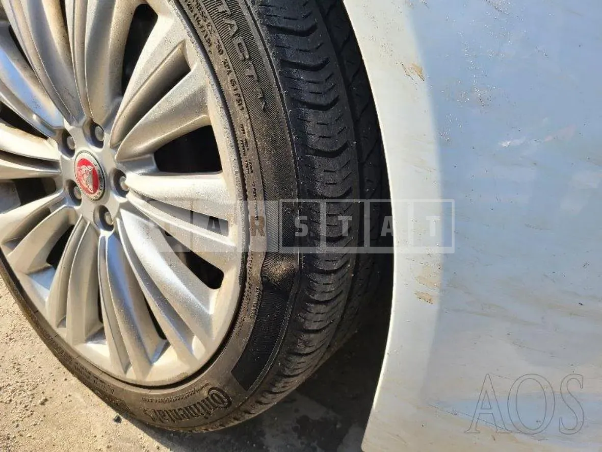 Photo 2 of 14: 2015 Jaguar XF 3.0SC, VIN SAJAJ06F1F8U67341 — Korean insurance auction