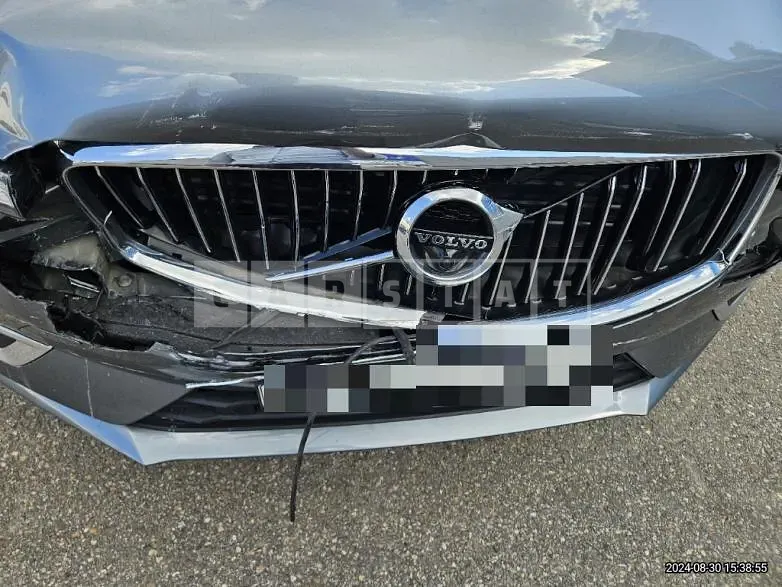 Photo 2 of 16: 2019 Volvo XC60D5 AWD — Korean insurance auction