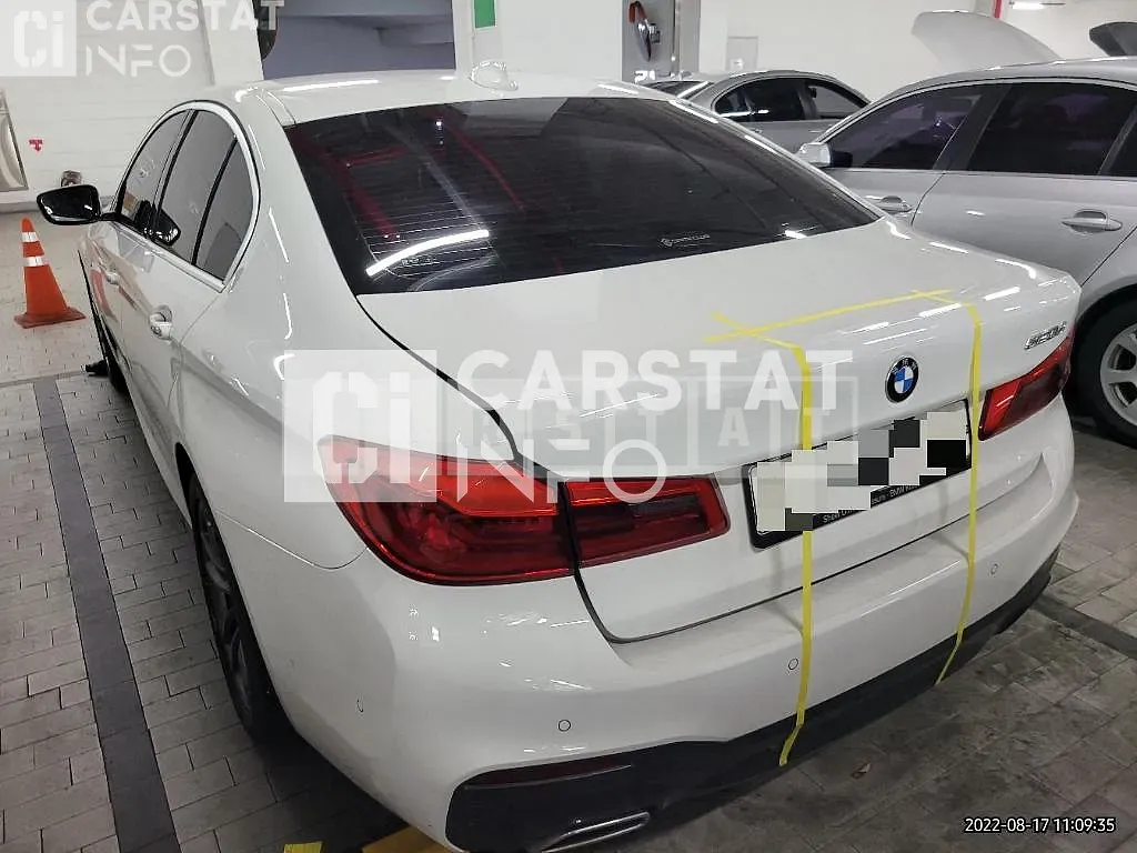 Photo 2 of 9: 2017 BMW Calm 520d — Korean insurance auction