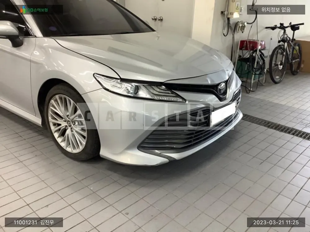 Photo 2 of 21: 2018 Toyota Camry, VIN JTNB11HKXJ3058811 — Korean insurance auction