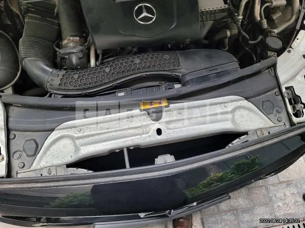 Photo 2 of 23: 2016 Mercedes-Benz C 200, VIN WDDWF4CB0GF215744 — Korean insurance auction
