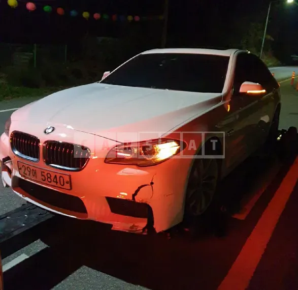 Photo 2 of 35: 2015 BMW 520d, VIN WBA5E510XFG055698 — Korean insurance auction