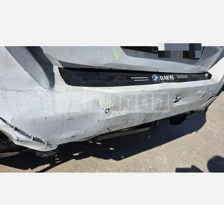 Photo 2 of 23: 2025 BMW 520i — Korean insurance auction
