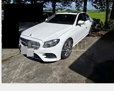 Photo 1 of 17: 2019 Mercedes-Benz E300 — Korean insurance auction
