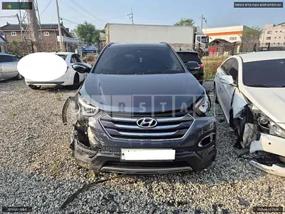 Photo 1 of 21: 2015 Hyundai Santa Fe, VIN KMHSW81UBFU464183 — Korean insurance auction