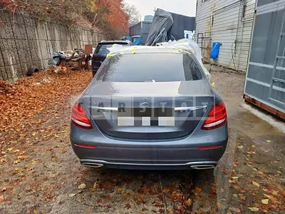 Photo 1 of 17: 2019 Mercedes-Benz E300 — Korean insurance auction